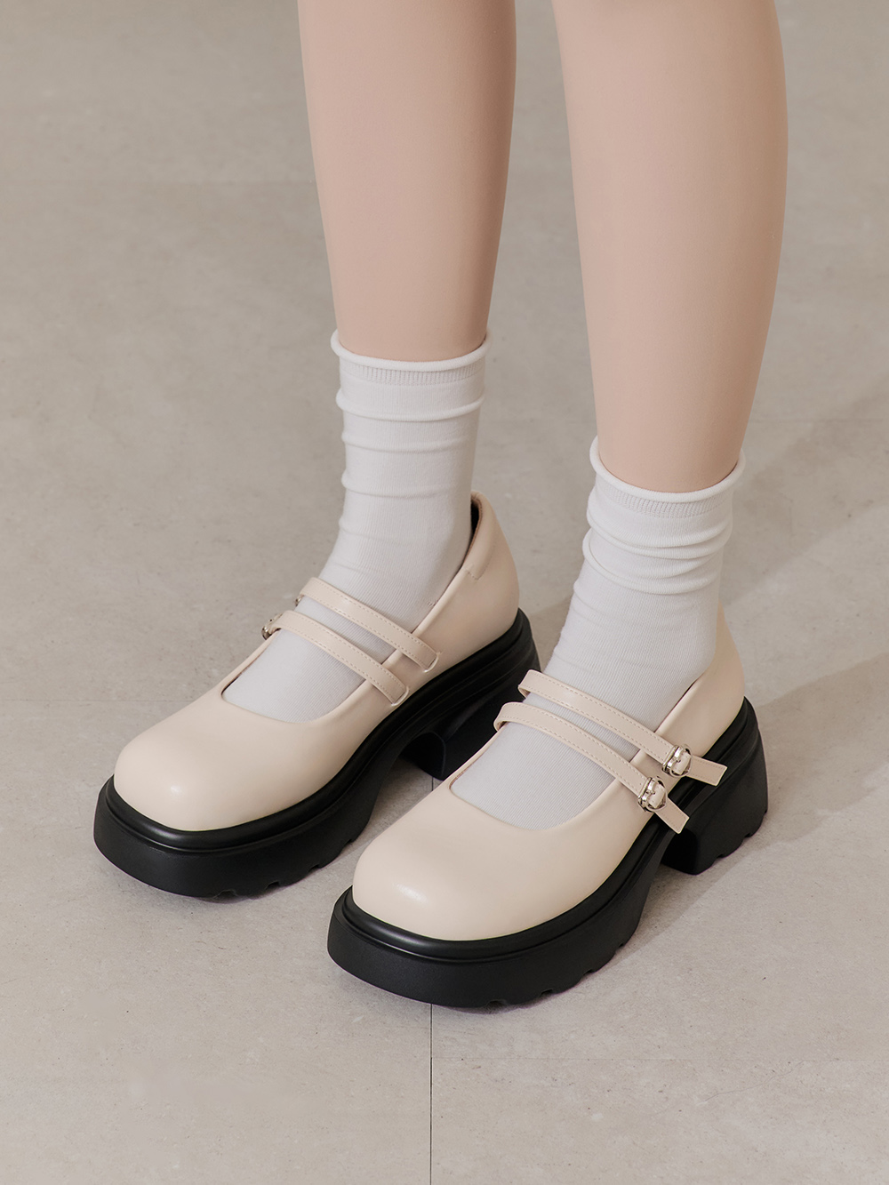 甜蜜愛心釦雙帶輕量瑪莉珍鞋 米白