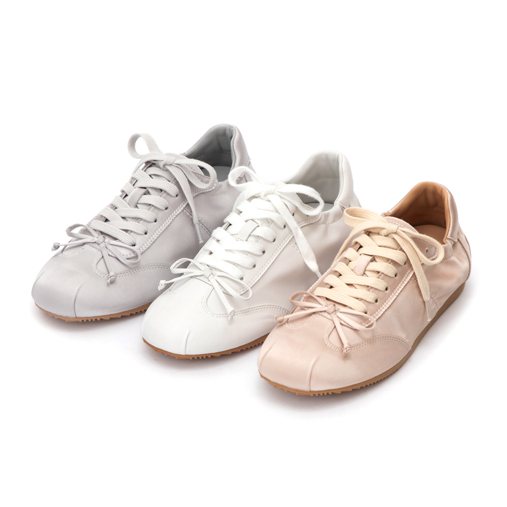 絲絨光感綁帶芭蕾風休閒鞋 白色