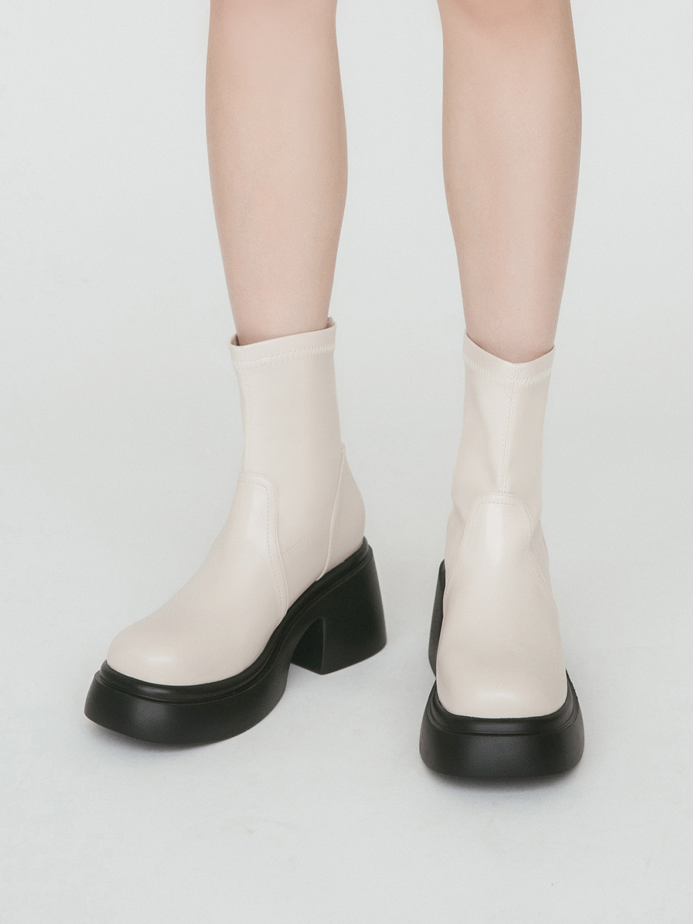 美腿濾鏡．輕量加厚底瘦瘦短靴 香草米