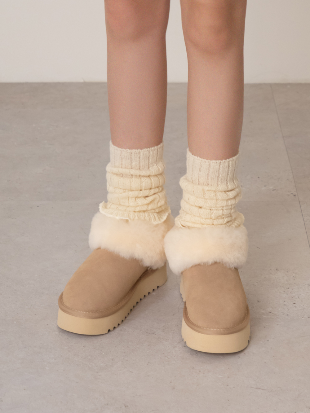 暖暖泡芙厚底翻毛真皮雪靴 米色