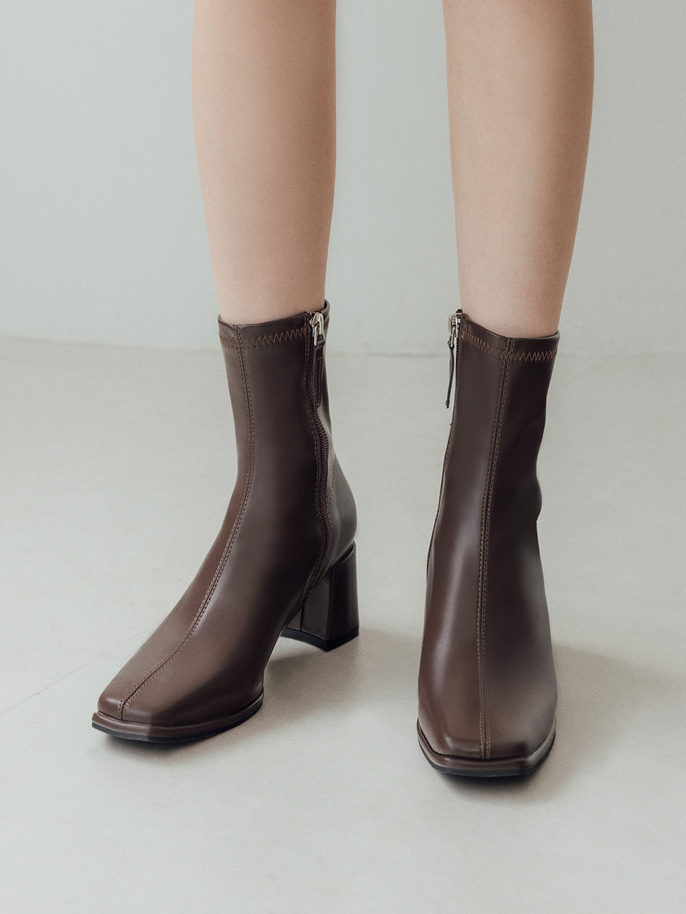 美麗零死角.素面方頭高跟瘦瘦靴 復古咖