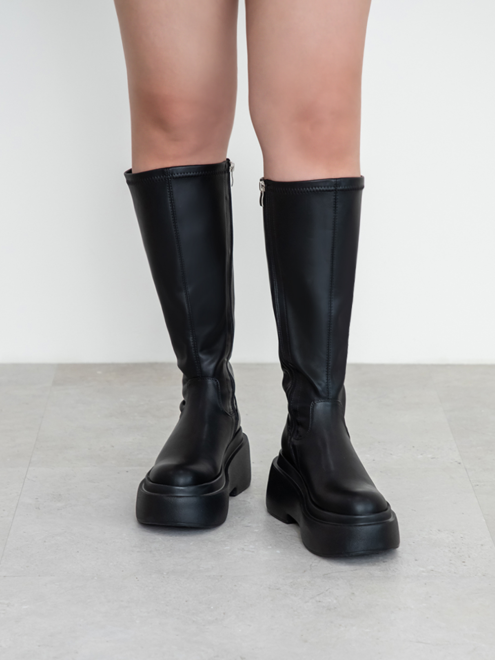 【加寬筒圍】時髦大長腿加厚底長靴 黑色
