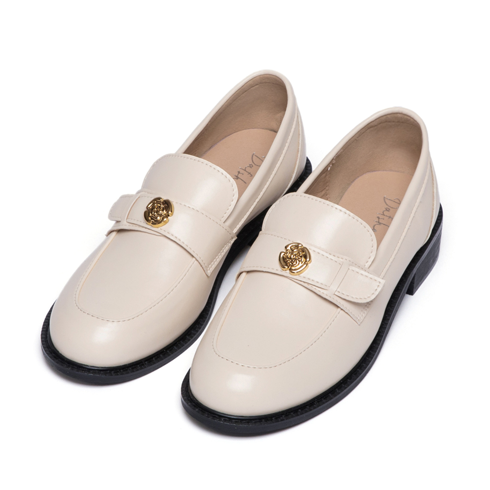 優雅少女．山茶花金飾低跟樂福鞋 香草米