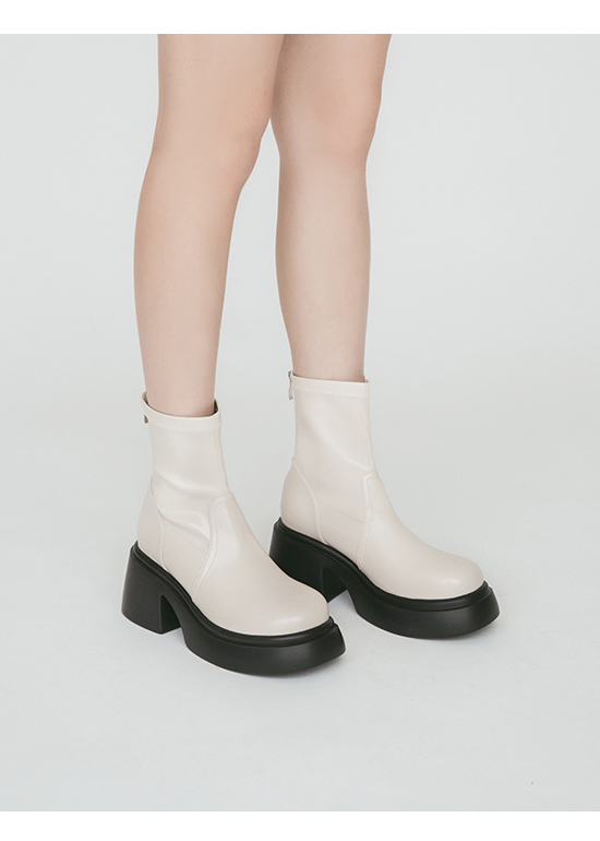 美腿濾鏡．輕量加厚底瘦瘦短靴 香草米