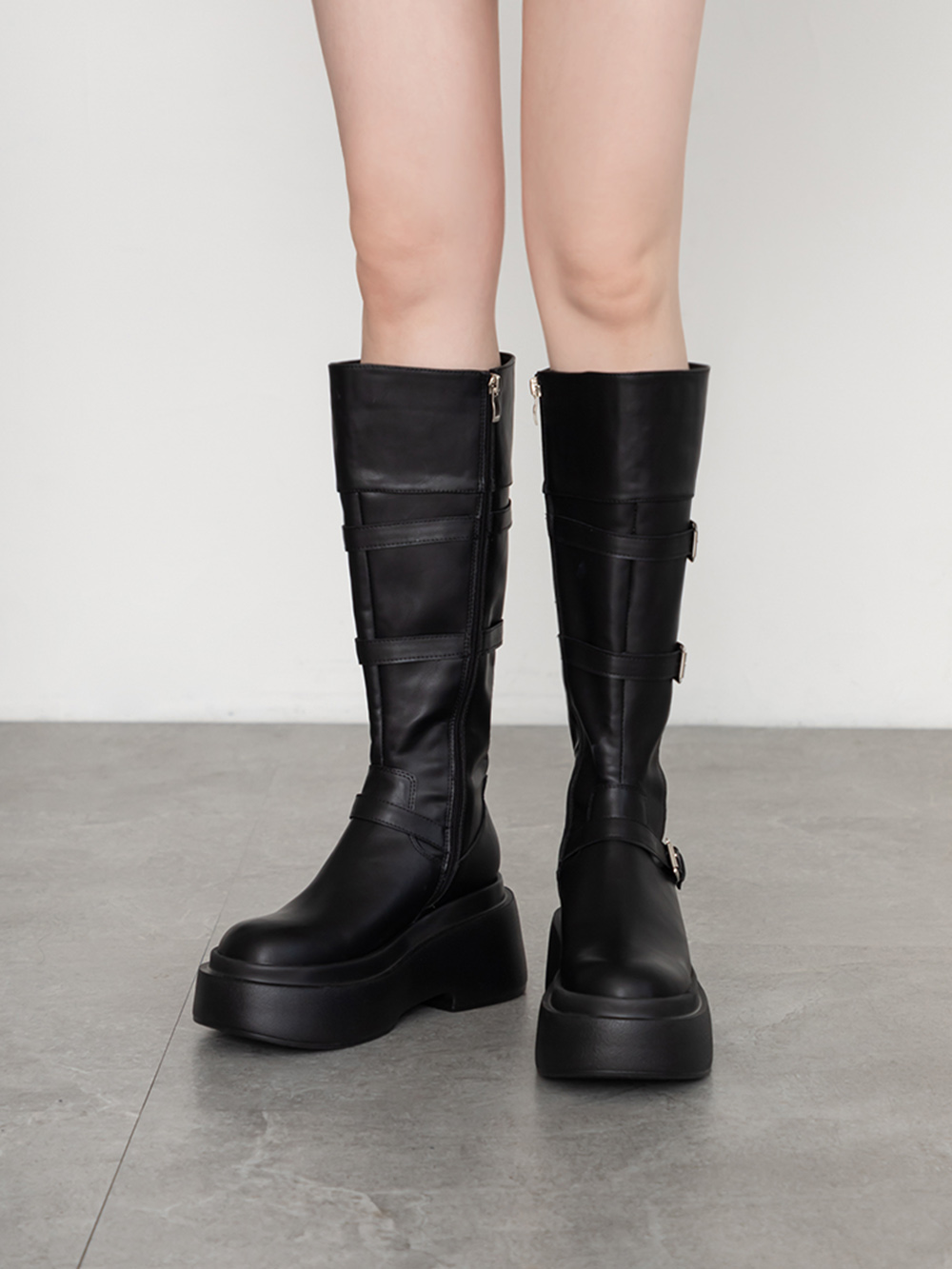 霸氣登場Plus級釦環加厚底釦環長靴 時尚黑