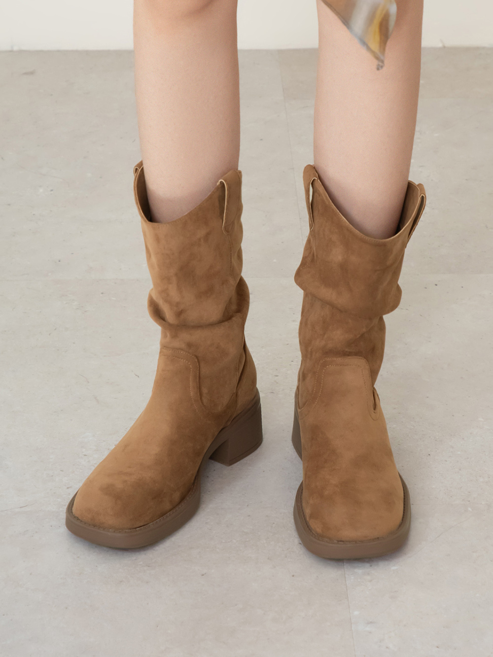 嬉皮小V口抓皺西部堆堆靴 棕色