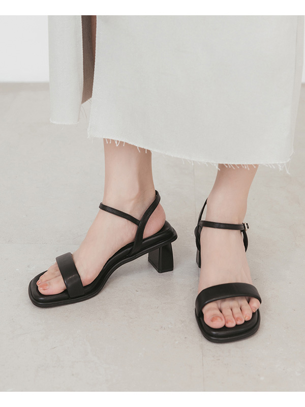 Square Toe Soft Mid-Heel Sandals Black