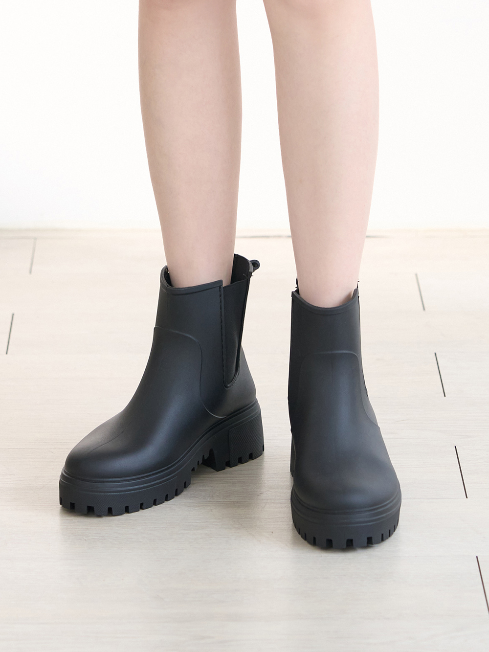 【機能鞋墊】鬆緊拼接內增高切爾西雨靴 黑色
