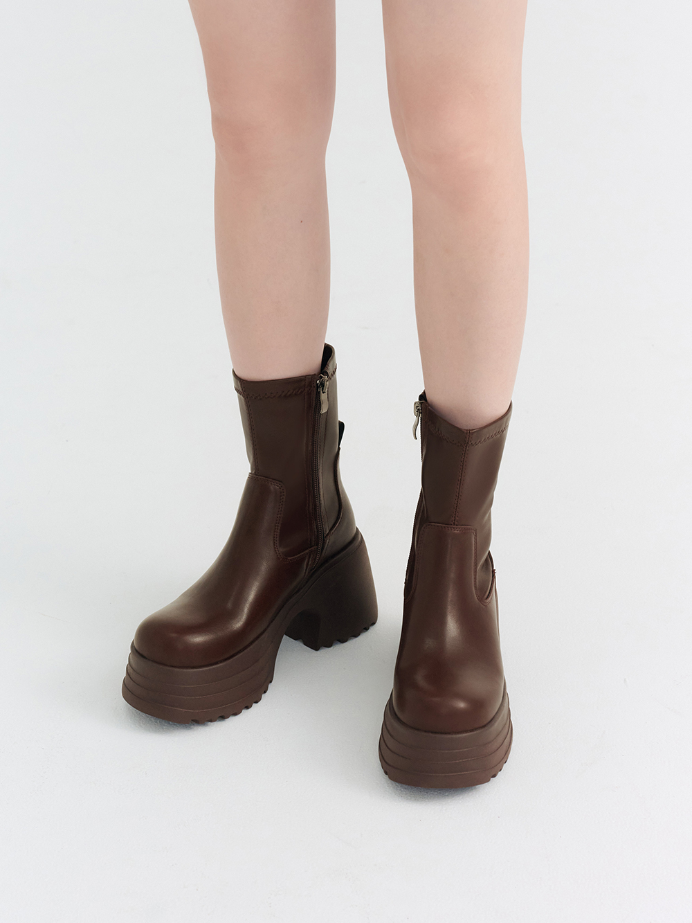 愛豆偶像素面厚底瘦瘦短靴 咖啡色