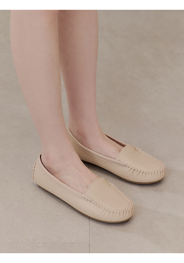 MIT Solid Moccasin Loafers Cream