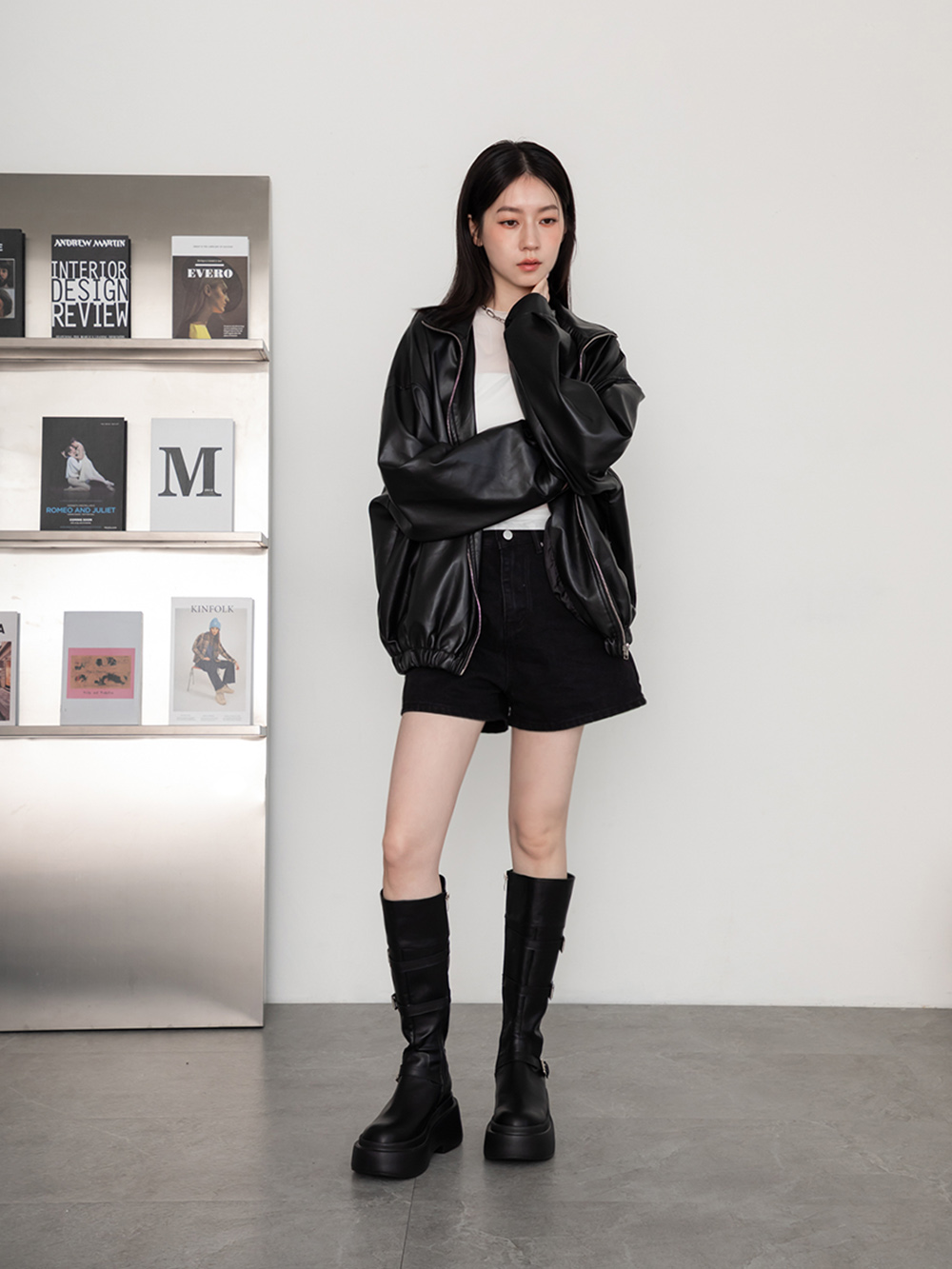 霸氣登場Plus級釦環加厚底釦環長靴 時尚黑