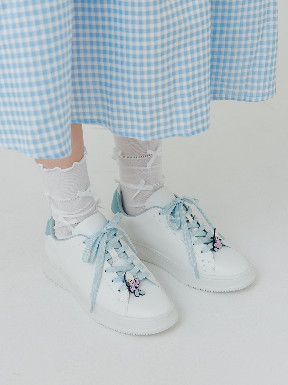 【Disney】牡蠣寶寶雙色鞋帶小白鞋 天空藍