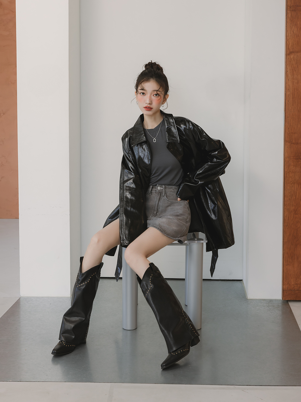 星光鉚釘V口復古西部褲管靴 時尚黑