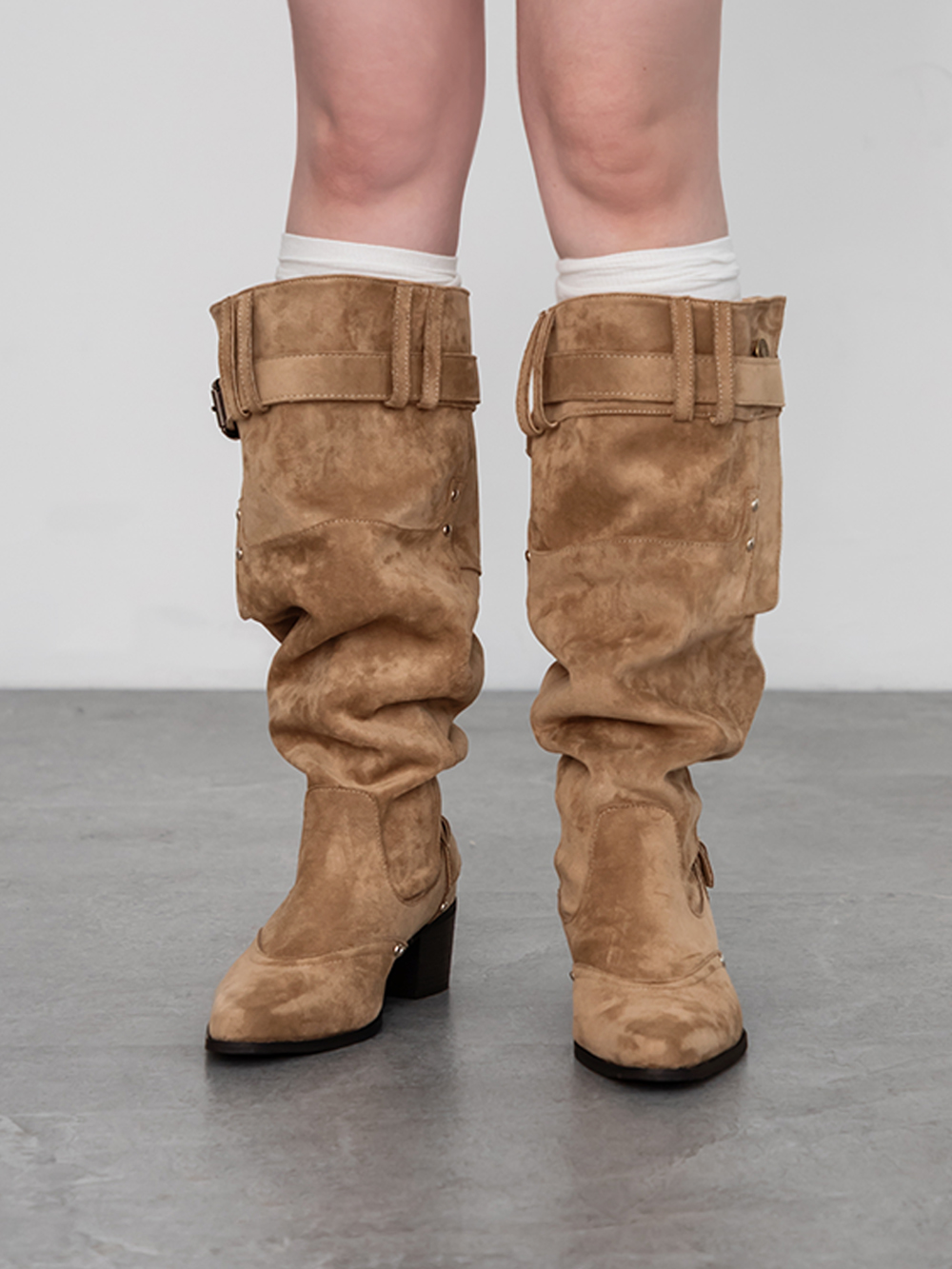 流浪風褲型剪裁尖頭寬筒靴 卡其色
