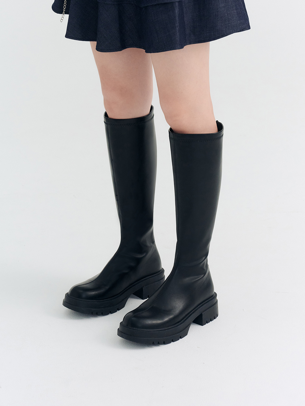 韓團指標.百搭素面厚底瘦瘦長靴 時尚黑