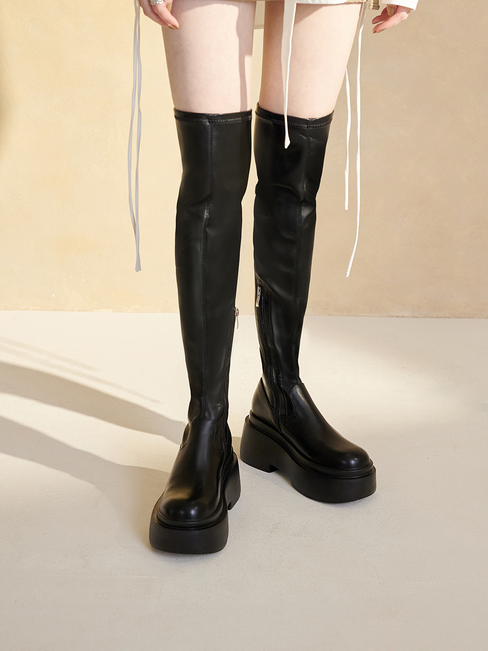 超激瘦.Plus級加厚鬆糕底瘦瘦膝上靴 時尚黑