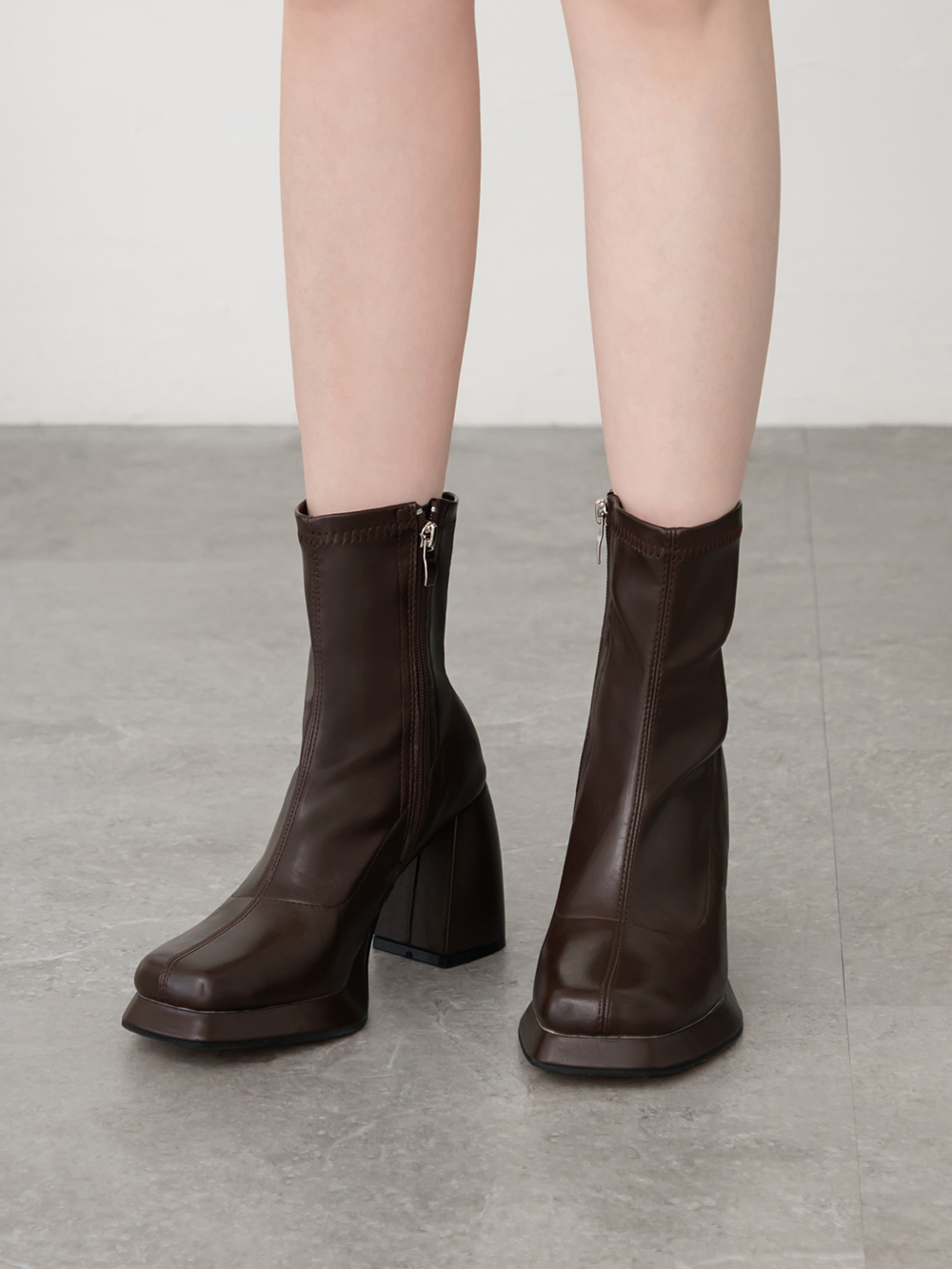 女神降臨．加厚水台高跟瘦瘦短靴 復古咖