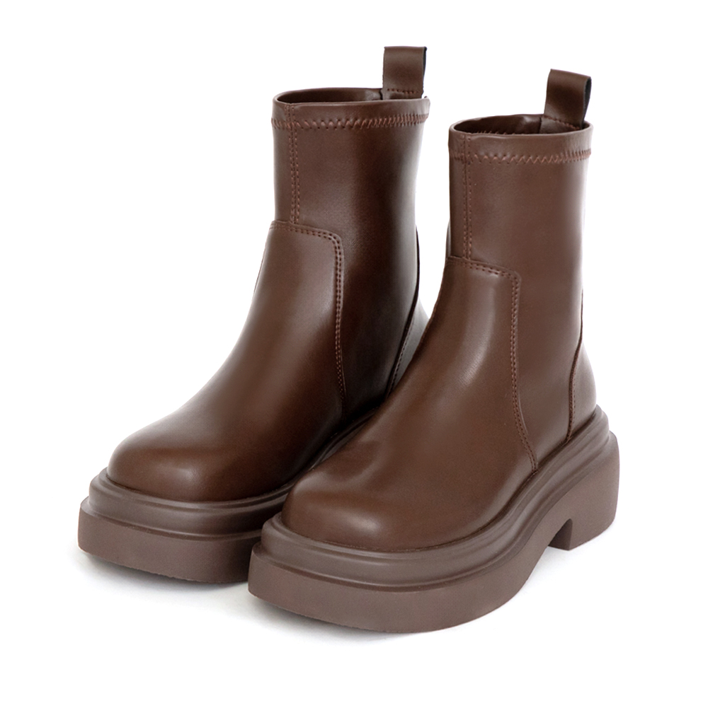 安可返場輕量底素面瘦瘦短靴 咖啡色