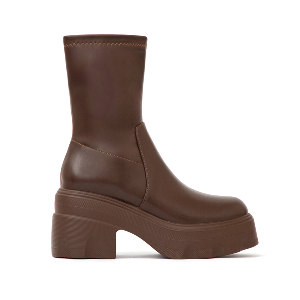 演唱會必備9.5cm輕量厚底瘦瘦短靴 咖啡色