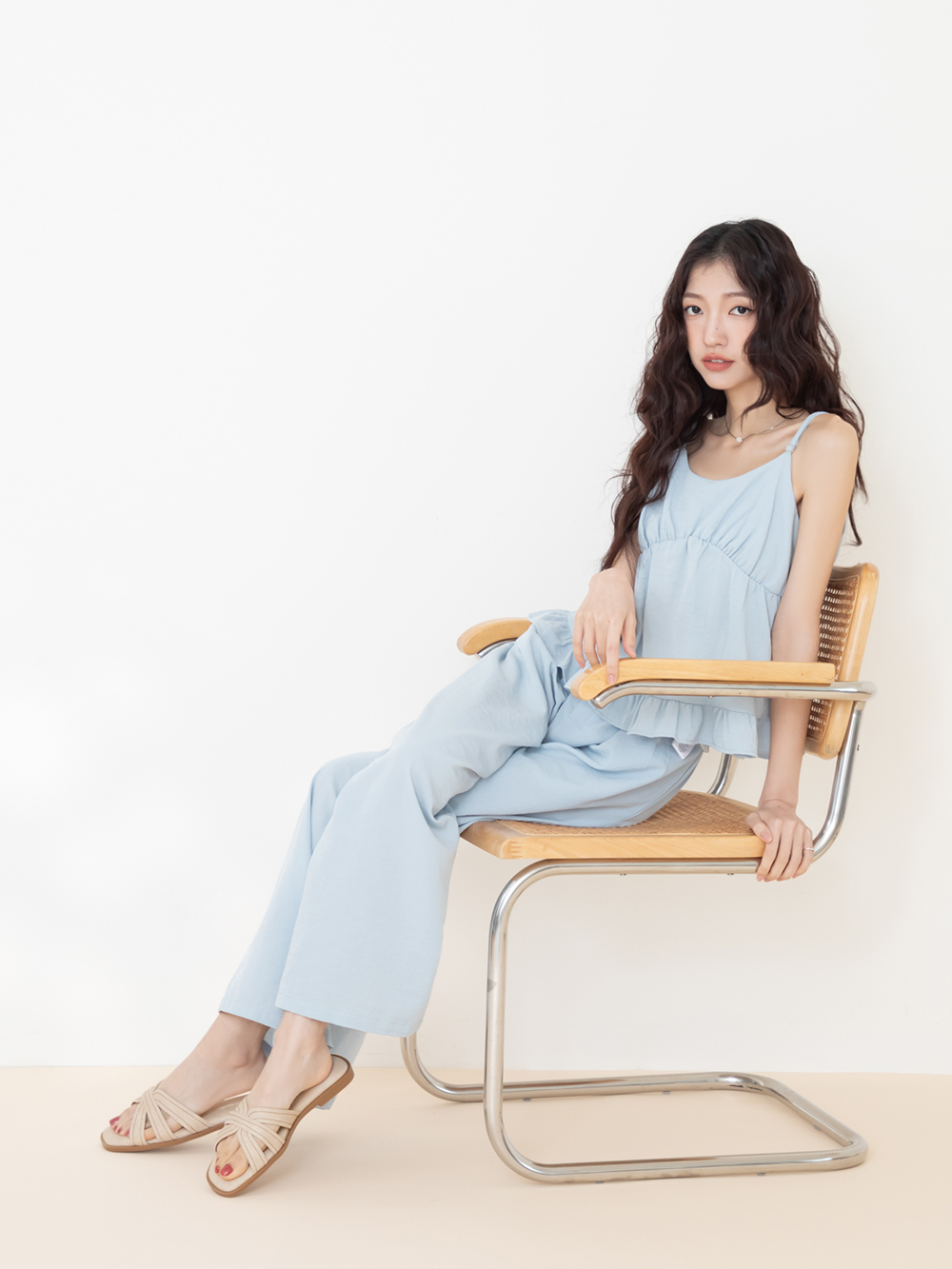 慵懶假期立體車線平底拖鞋 米白