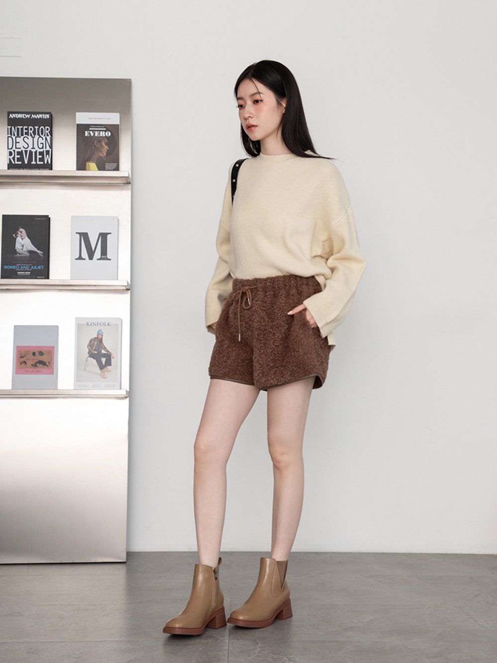 時髦指標方頭木紋跟切爾西短靴 奶茶