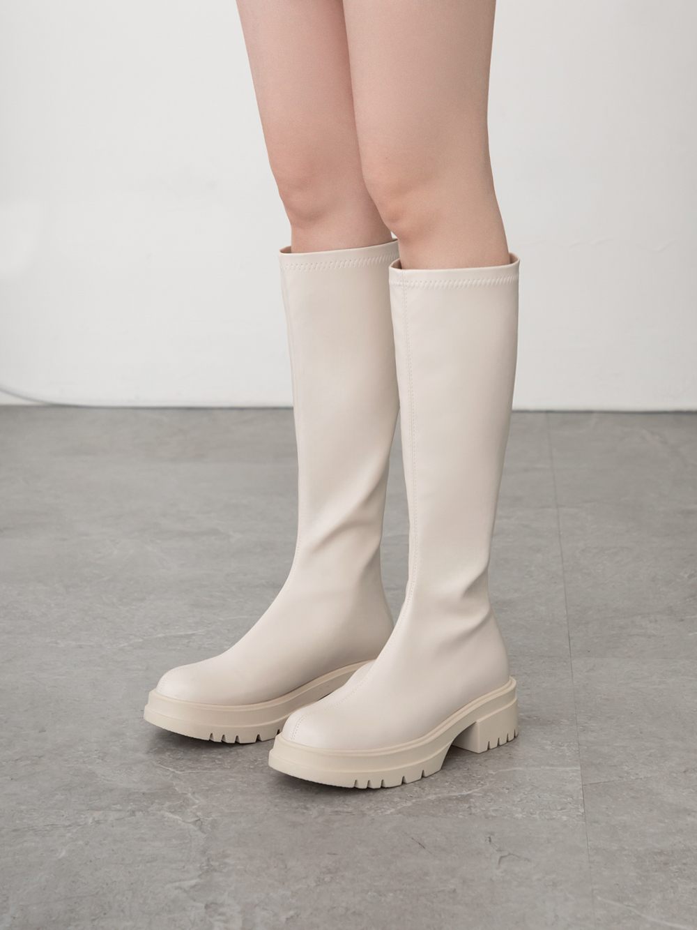 韓團指標．百搭素面厚底瘦瘦長靴 香草米