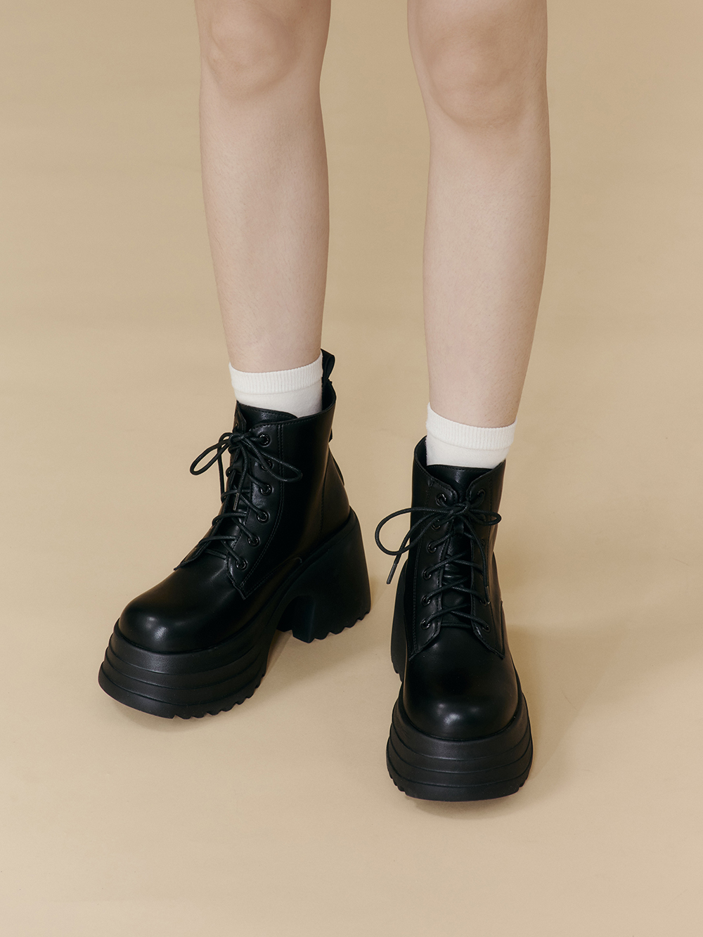 舞力全開增高加厚底綁帶短靴 黑色