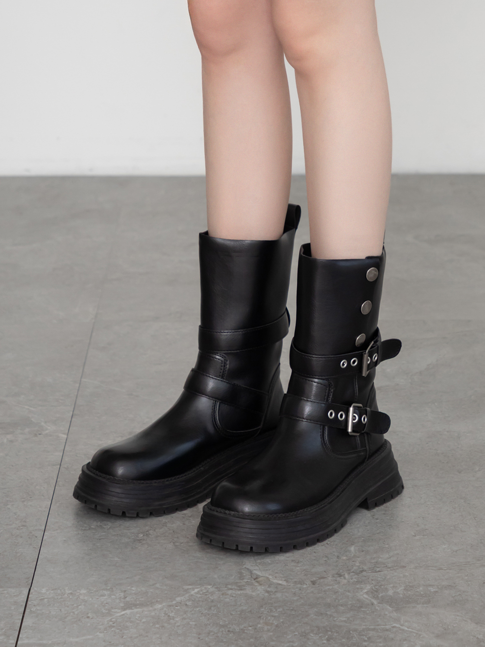 復古騎士釦環排釦機車短靴 黑色