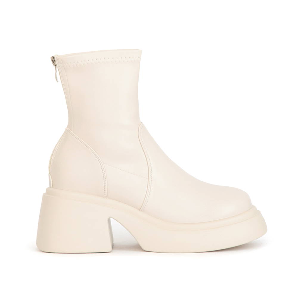 美腿濾鏡．輕量加厚底瘦瘦短靴 白色