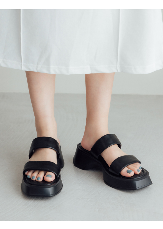 Lightweight Thick Sole Wide Straps Slides Black