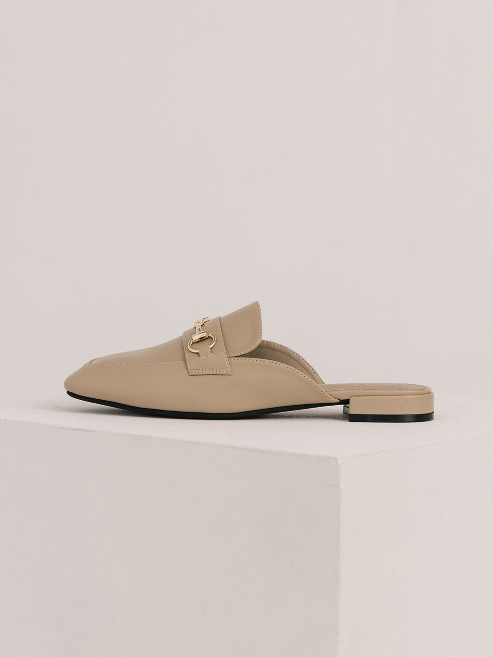 優質品味．馬銜釦方頭低跟穆勒鞋 摩卡灰