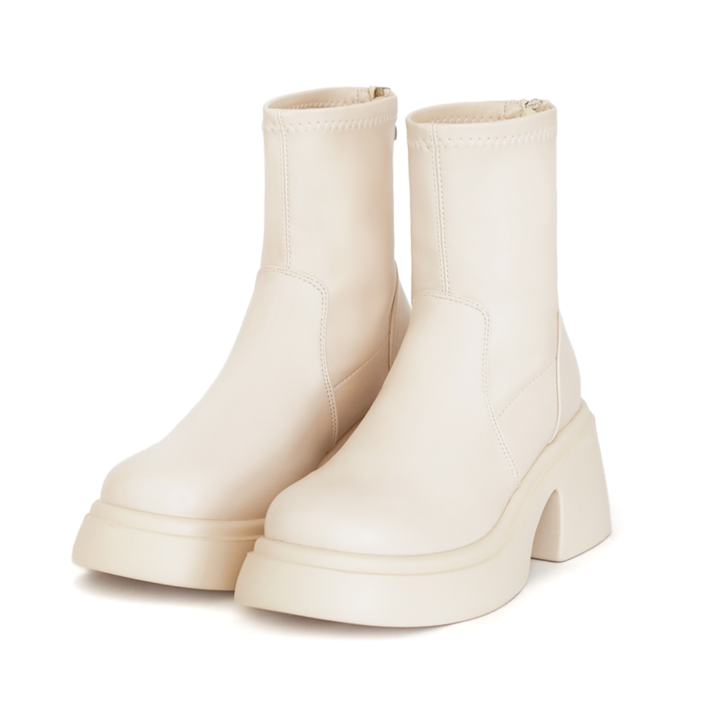 美腿濾鏡．輕量加厚底瘦瘦短靴 白色