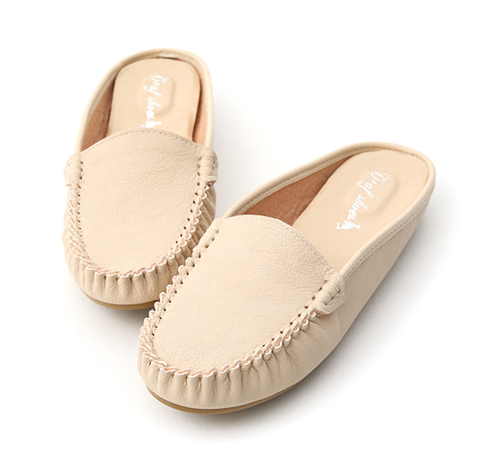 MIT Moccasin Mules Cream