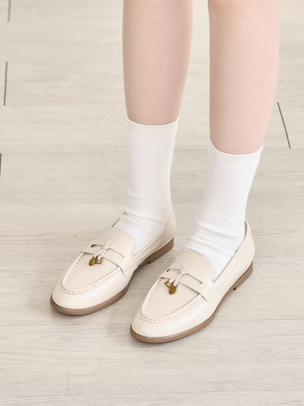 【真皮系列】親膚空氣棉平底樂福鞋 米白色