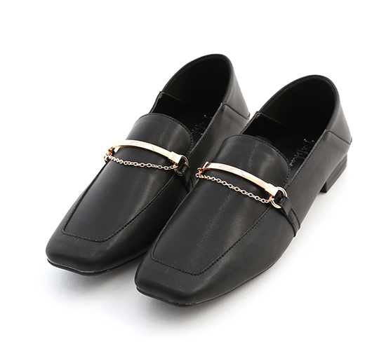 Soft Leather Metal Chain Loafers Black