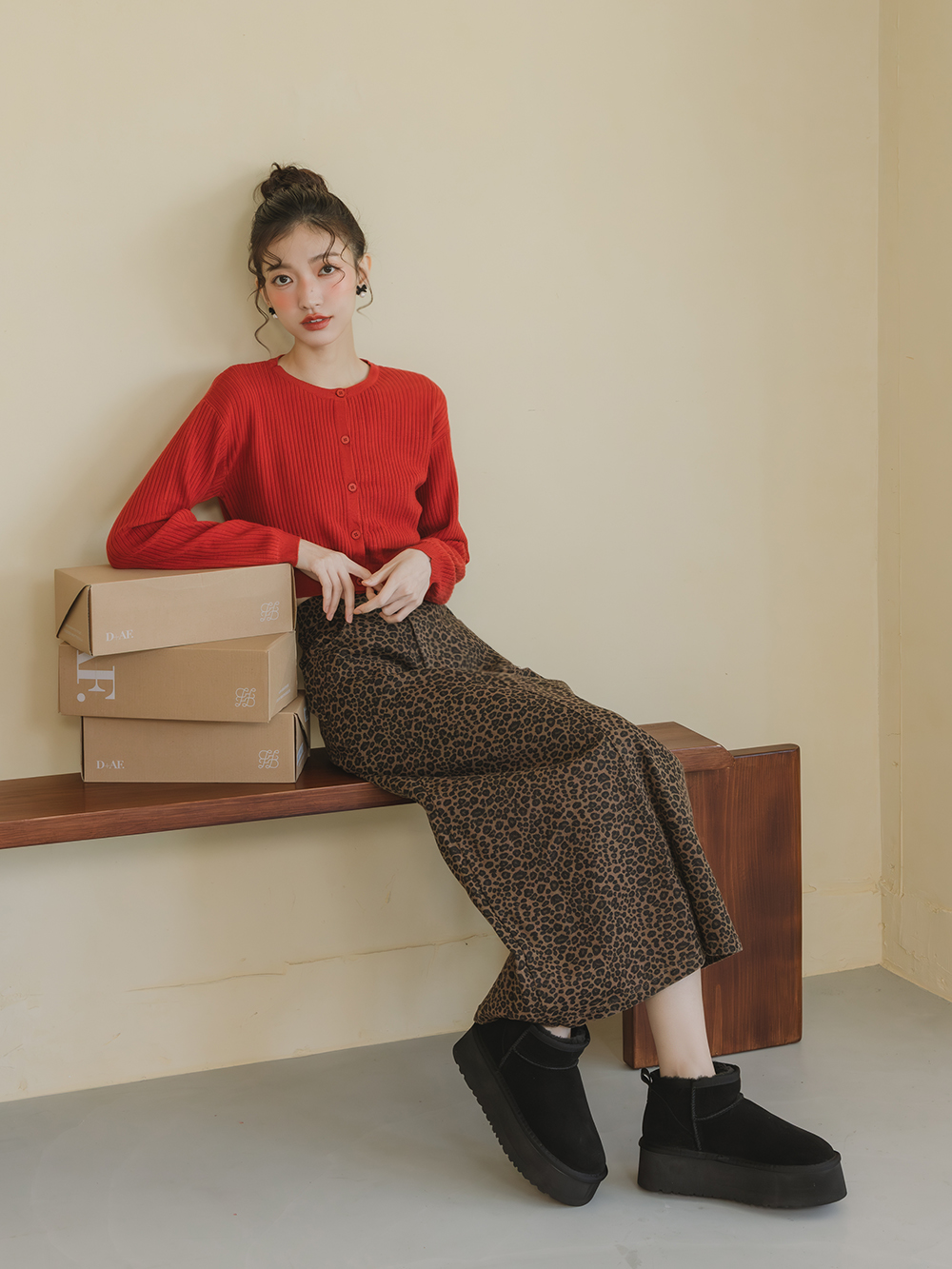 冬戀5cm增高底真皮短筒雪靴 時尚黑