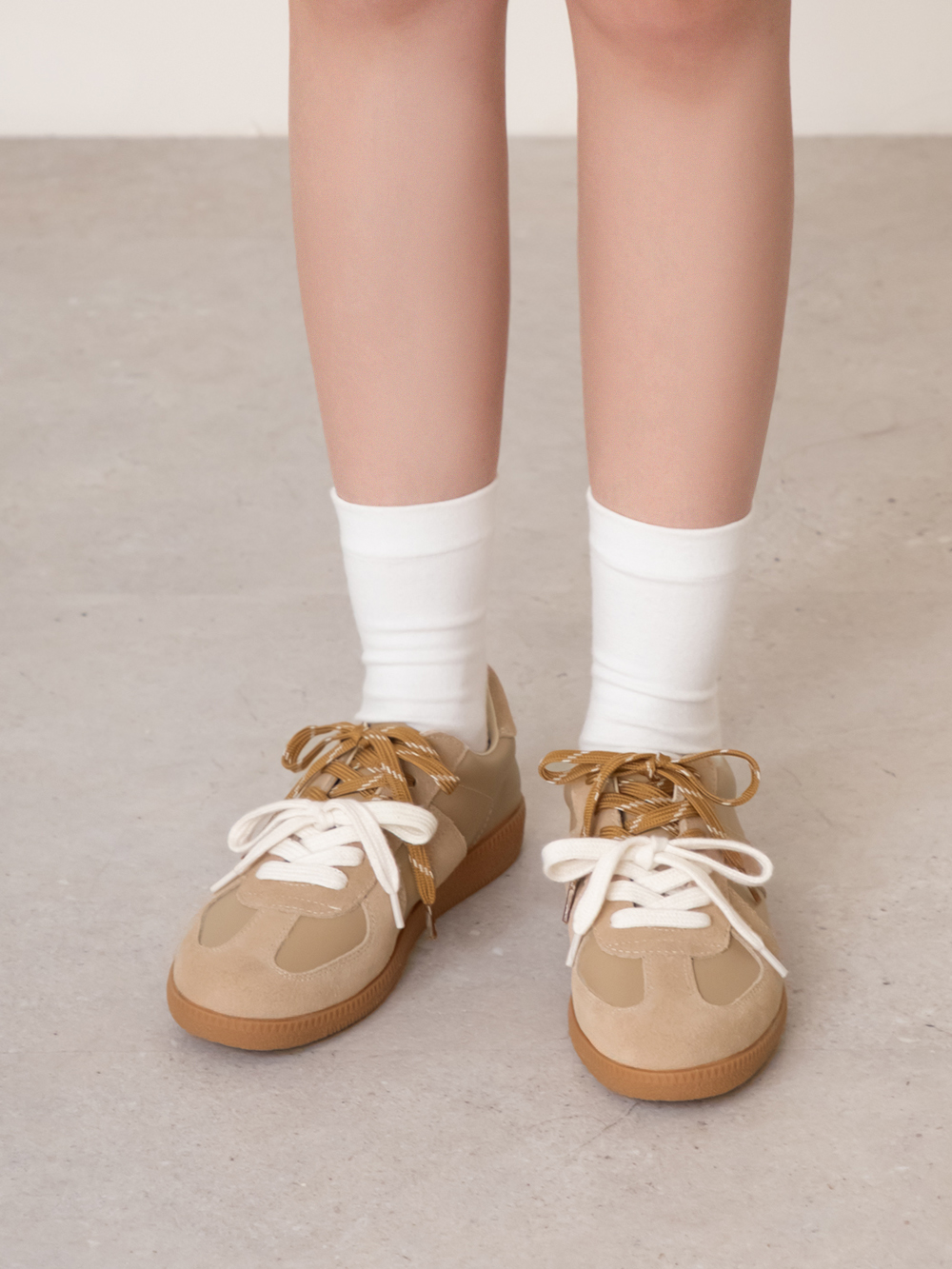 復古色調雙色鞋帶真皮德訓鞋 杏色