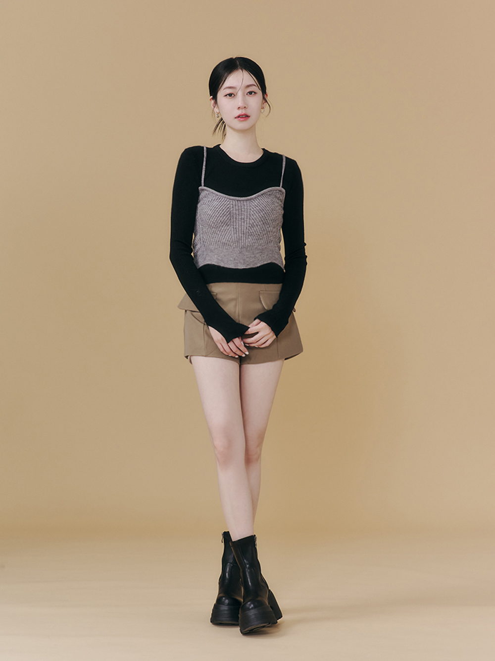 愛豆偶像素面厚底瘦瘦短靴 黑色