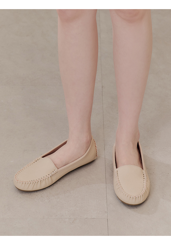 MIT Solid Moccasin Loafers Cream