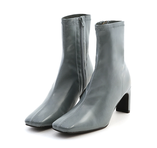 唯美配方．質感亮面扁跟瘦瘦靴 迷霧藍