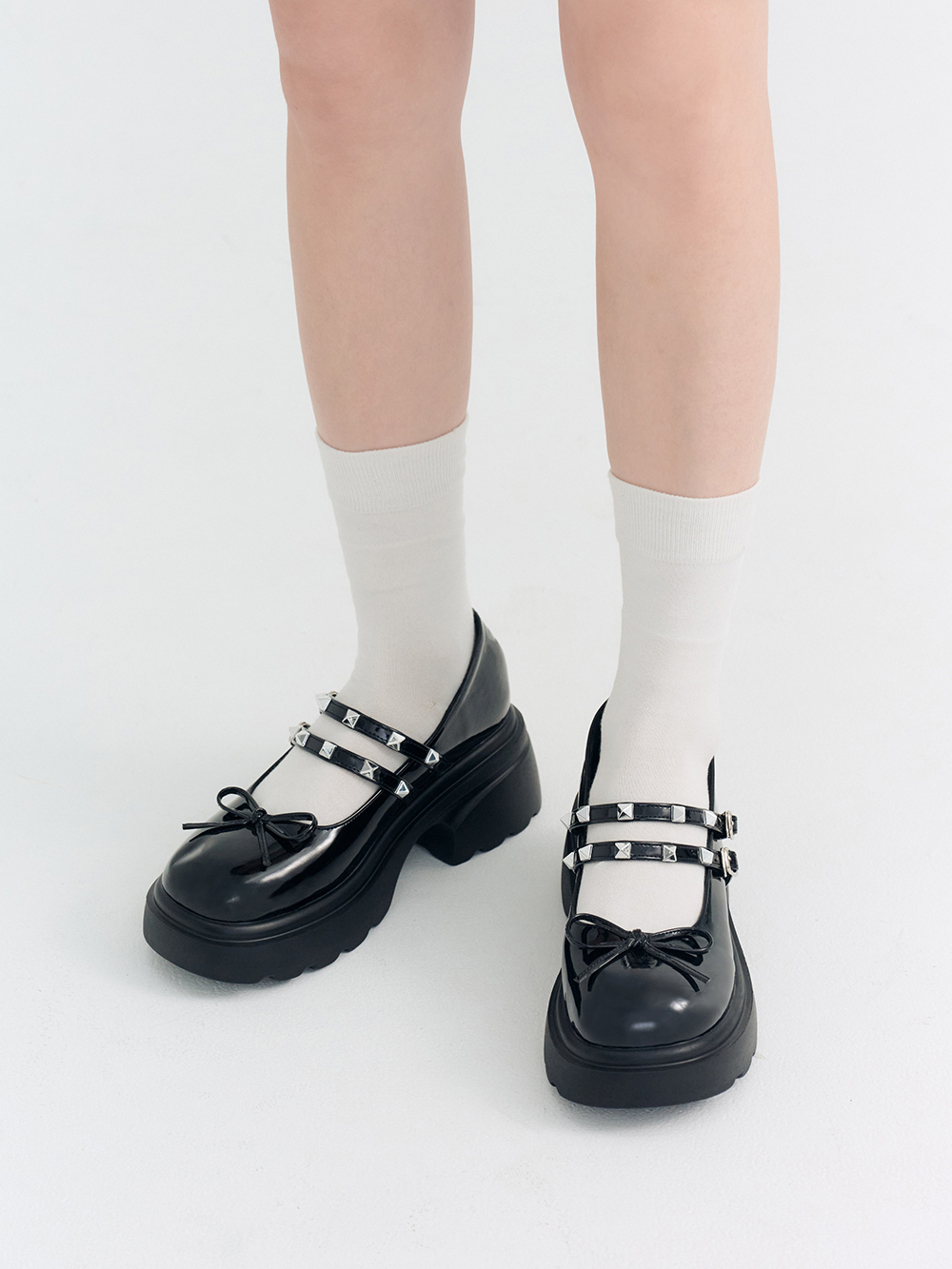 暗黑甜心鉚釘厚底瑪莉珍鞋 漆皮黑