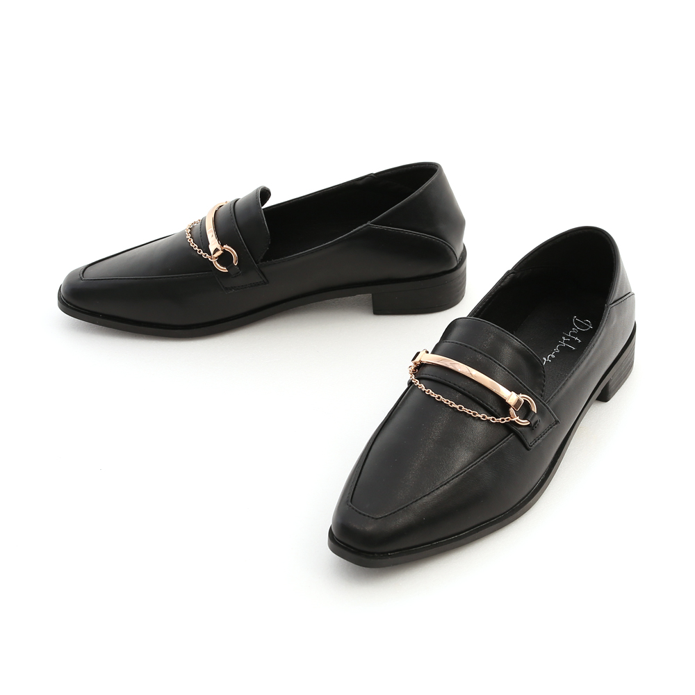 Metal Chain Pointy Loafers Black