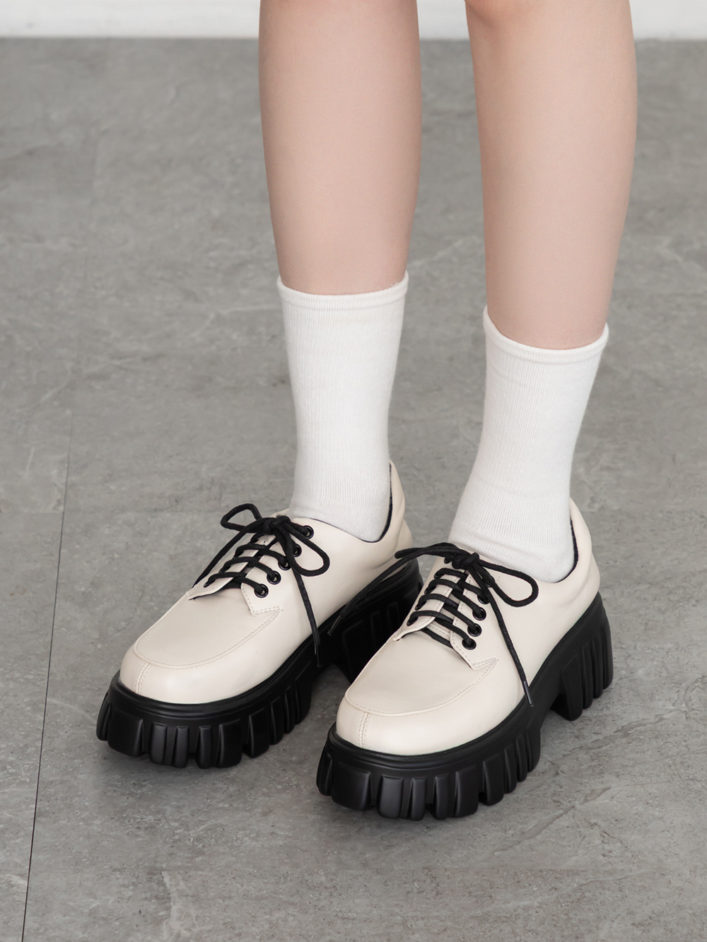 摩登少女.輕量鋸齒底綁帶德比鞋 香草米