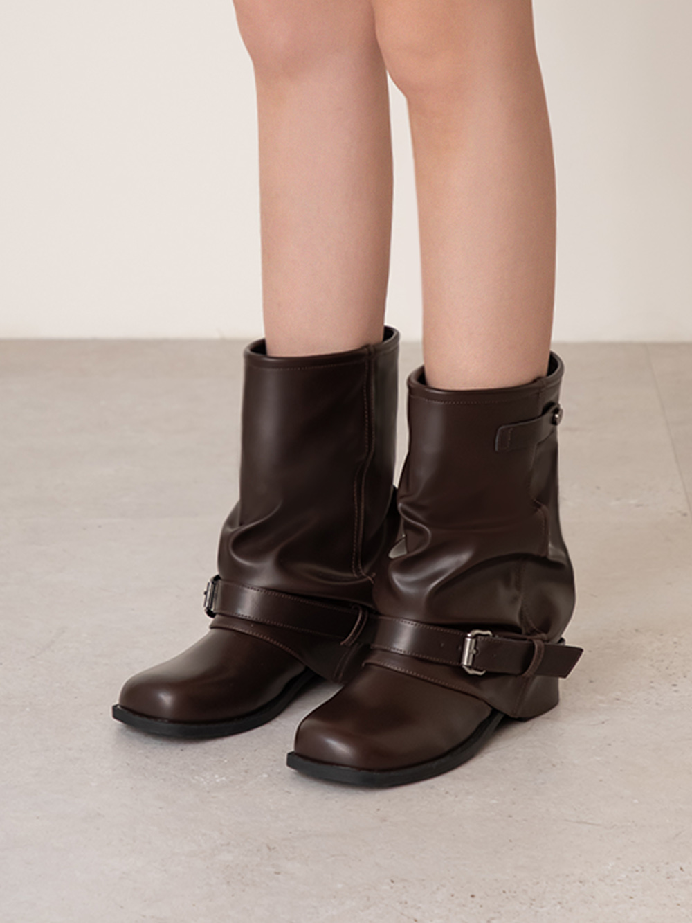 潮流對決釦環堆堆褲管短靴 咖啡色