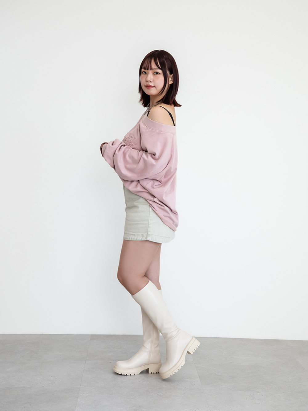 【加寬筒圍】韓團指標素面厚底瘦瘦長靴 米白色