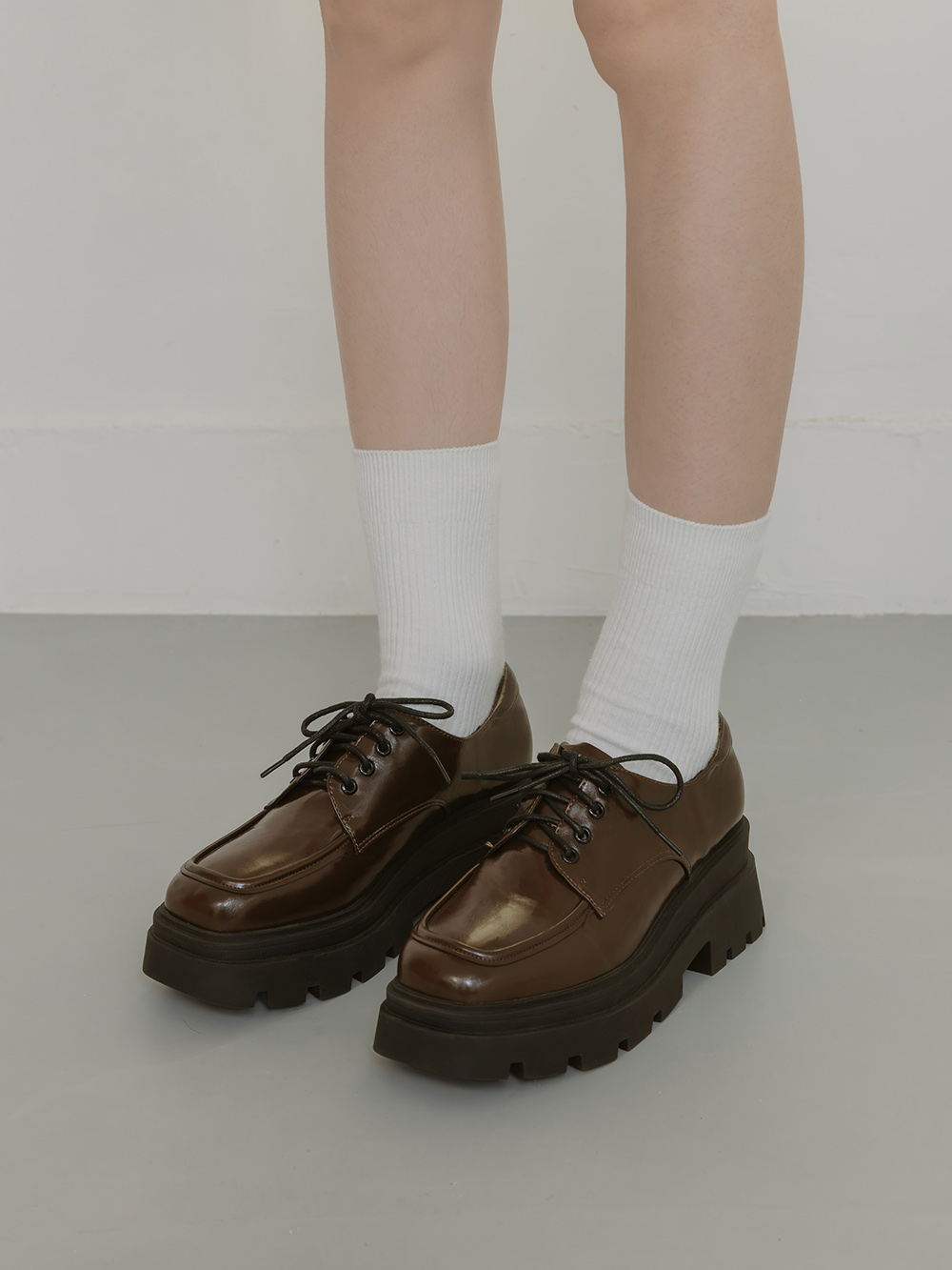 霸總風格方頭厚底鋸齒德比鞋 咖啡色