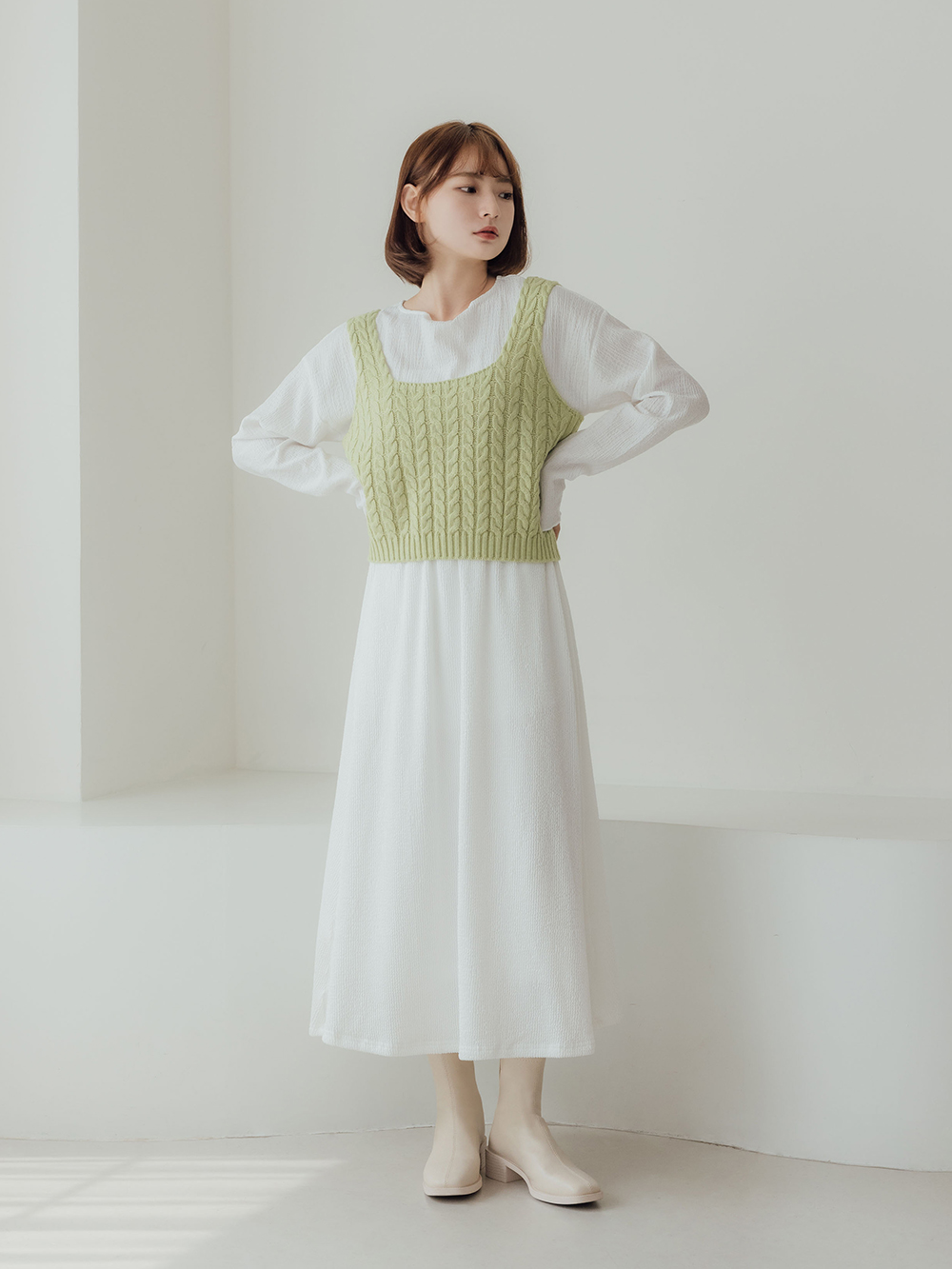 百搭時尚．中車線方頭木紋跟襪靴 百搭米