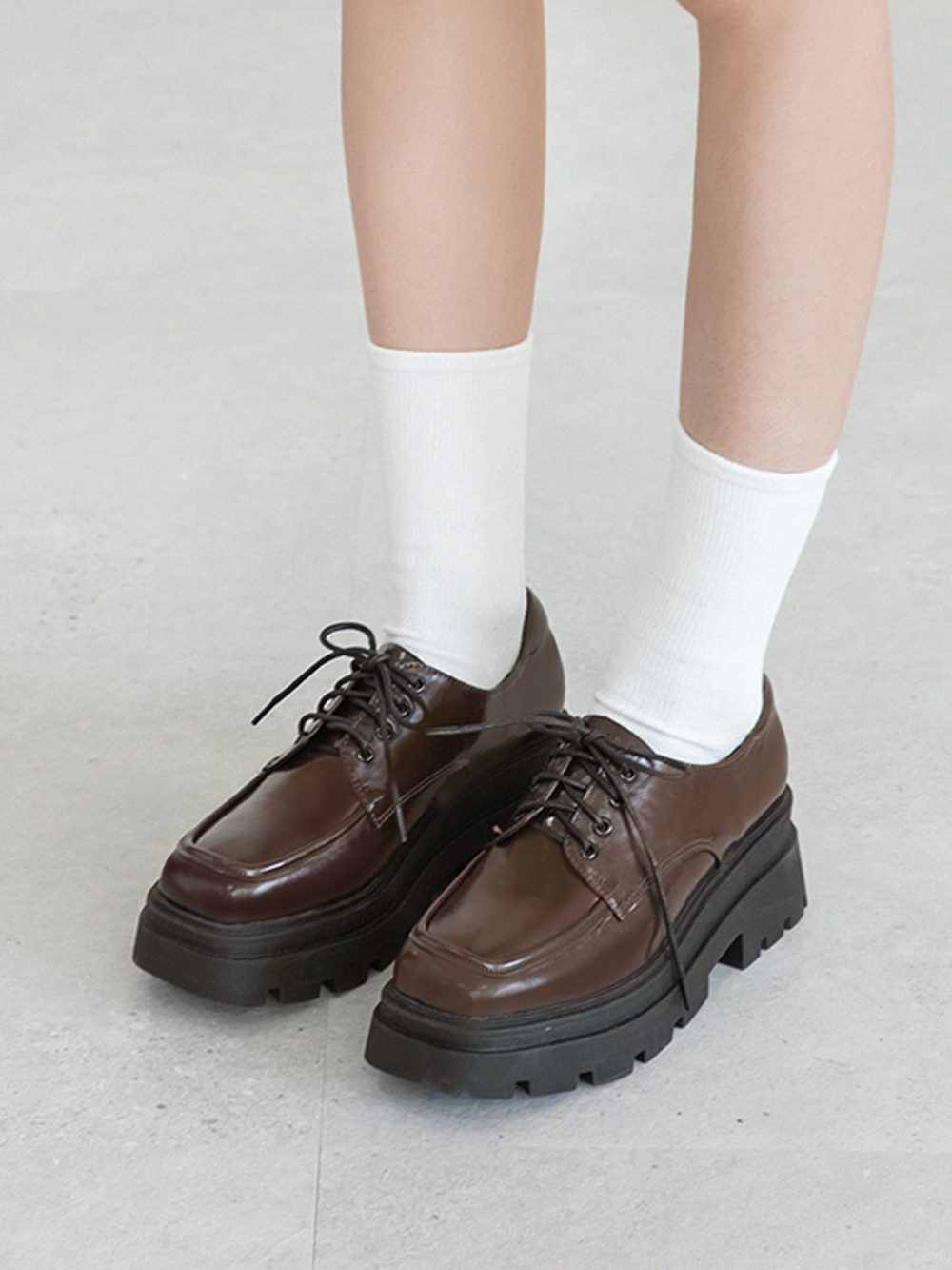 霸總風格方頭厚底鋸齒德比鞋 咖啡色