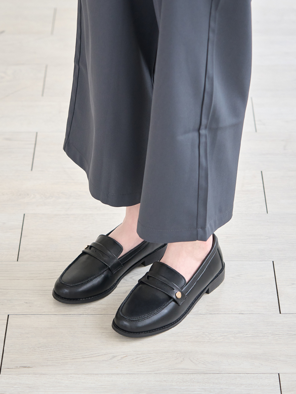 日常好搭4D釋壓平底樂福鞋 黑色