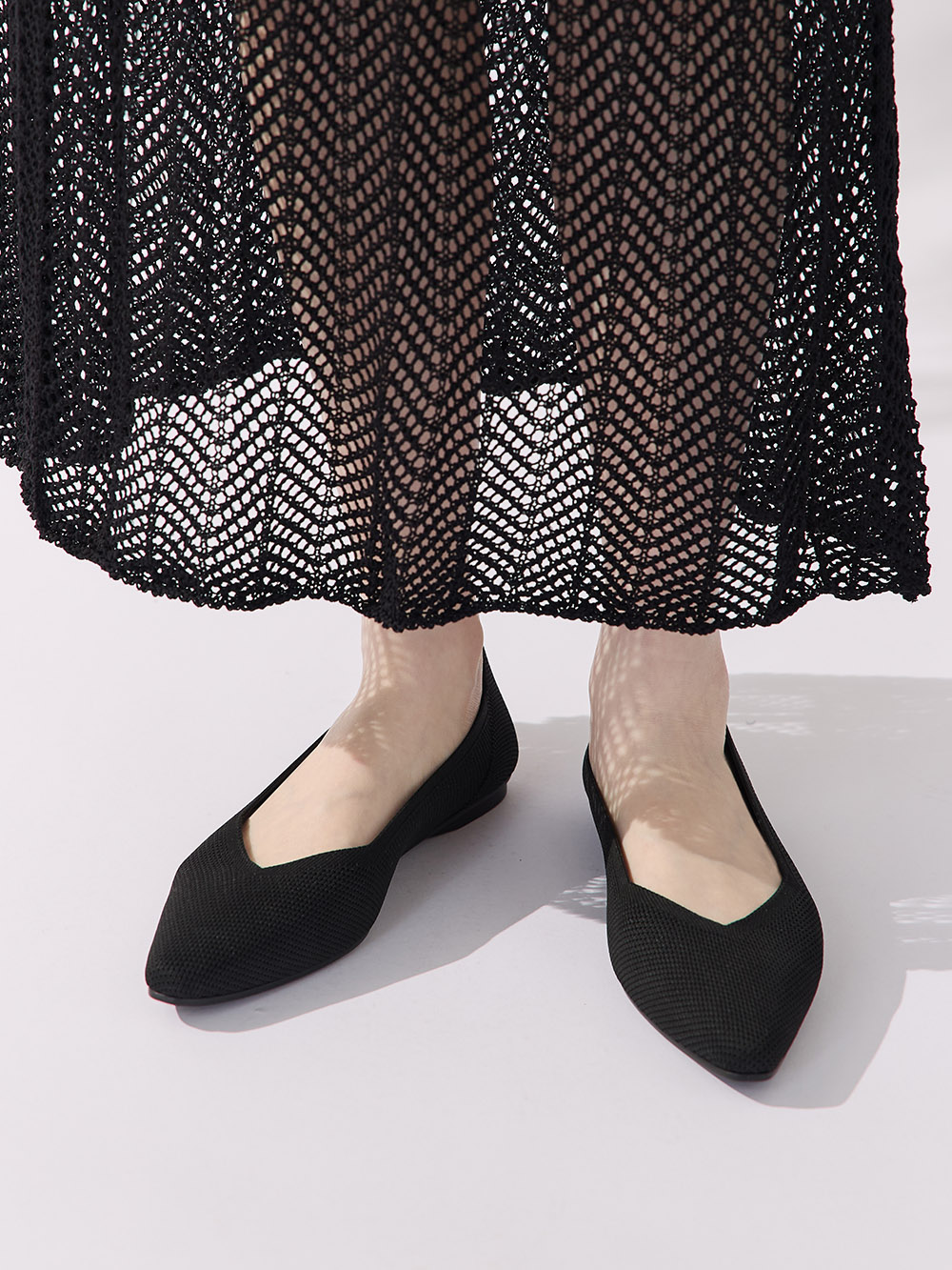 【3D零感雲織鞋】小V口尖頭通勤包鞋 午夜黑